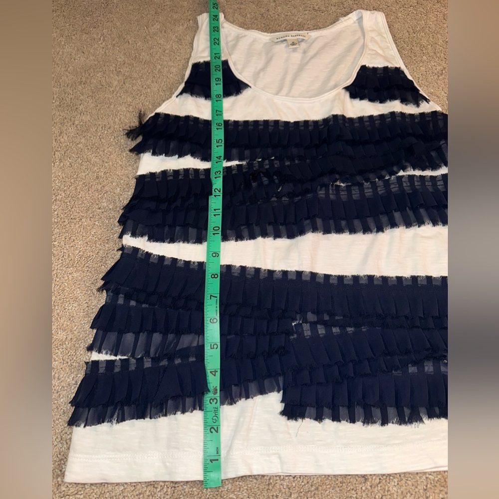 Banana Republic Sleeveless Ruffle Tank Top.  Size M - Picture 9 of 9